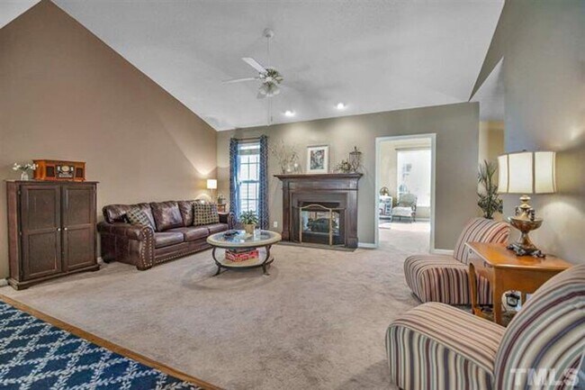 Foto del edificio - Ranch Home Available - Walk to Downtown Wake Forest!