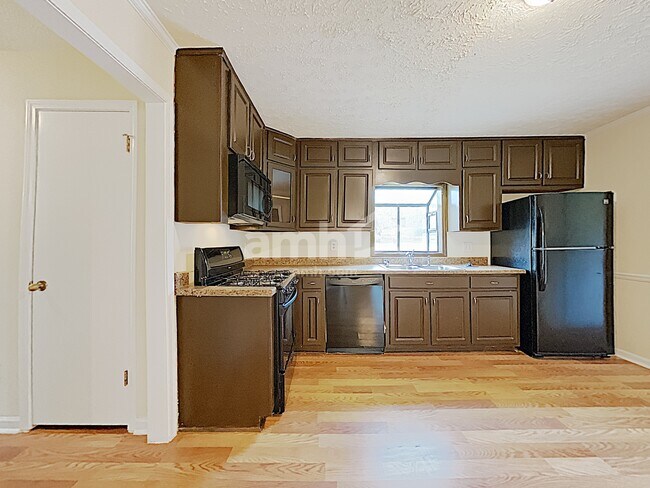 Building Photo - 4121 S Fork Dr