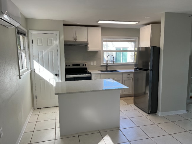 Building Photo - 4118 Nelson Ave