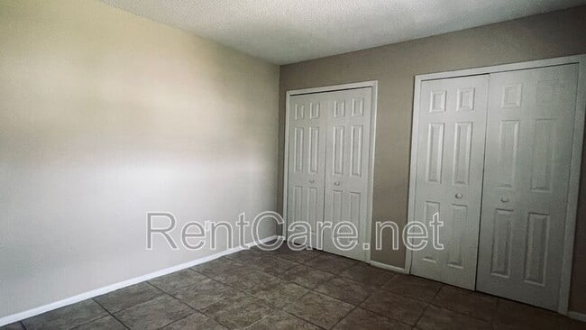 Building Photo - 53 Windtree Ln