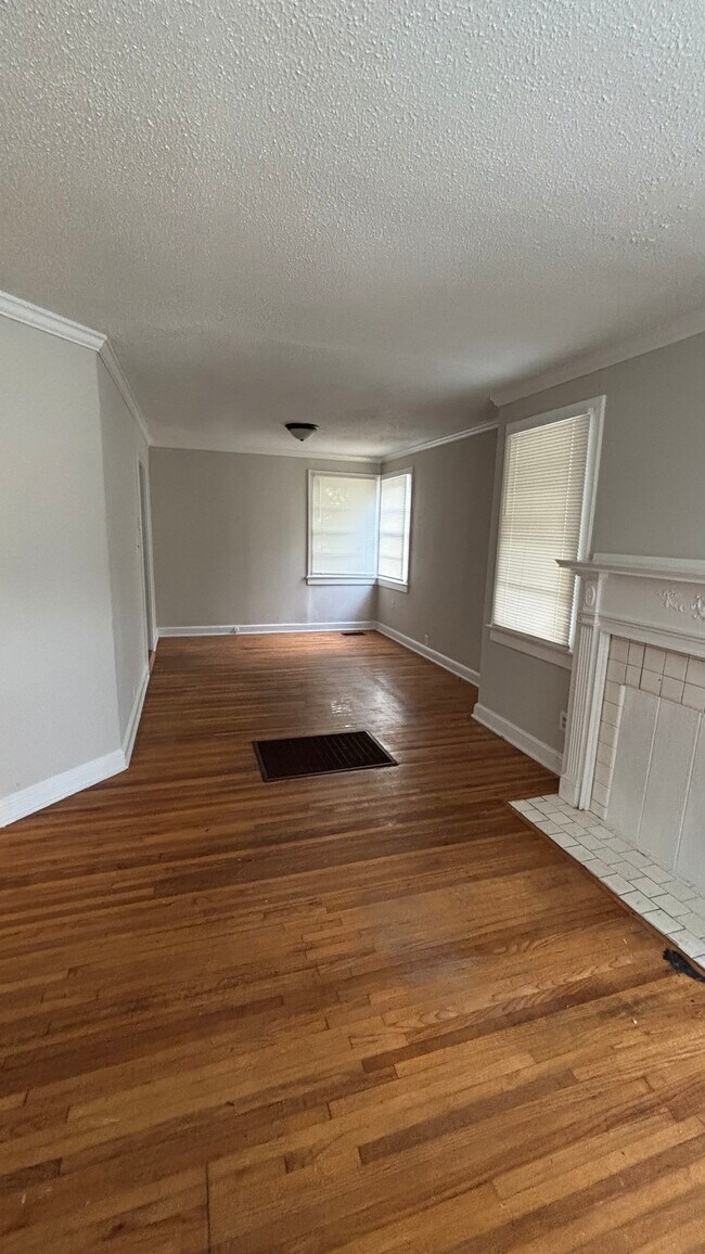 Foto del edificio - 3312 S Court St