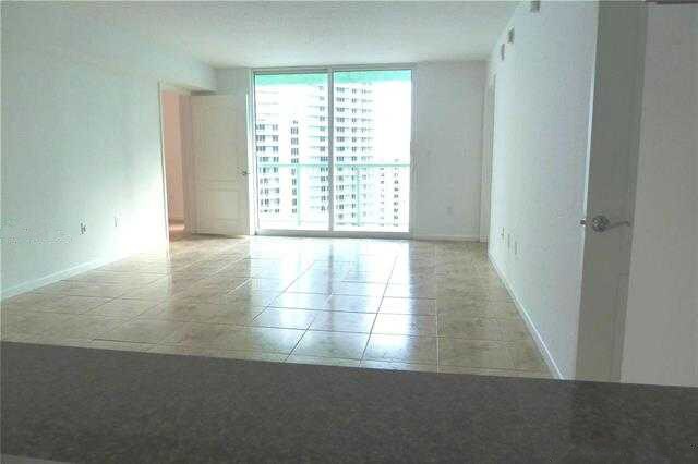Foto del edificio - 1200 Brickell Bay Dr