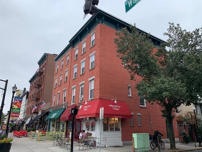 Foto del edificio - 203-203 Washington St