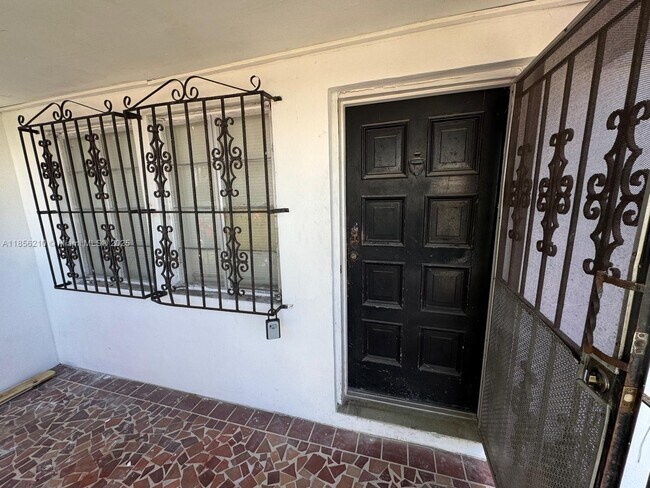 Foto del edificio - 6500 NE 1st Pl