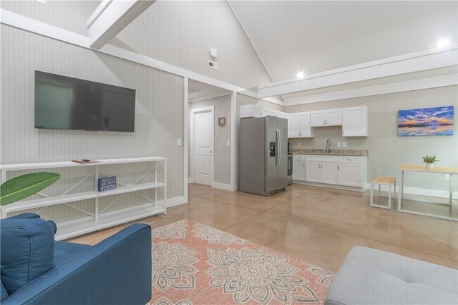 Building Photo - 1025 Smyzer Rd