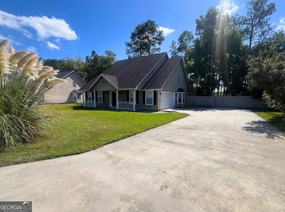 Foto principal - 519 Lake Jordan Blvd W