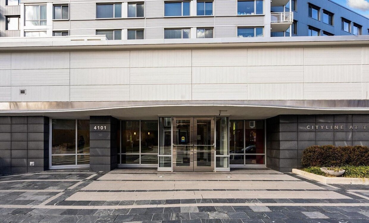 Primary Photo - Very Nice Apartment Steps to Tenleytown Me...