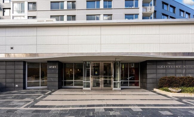 Very Nice Apartment Steps to Tenleytown Me... - Very Nice Apartment Steps to Tenleytown Me...