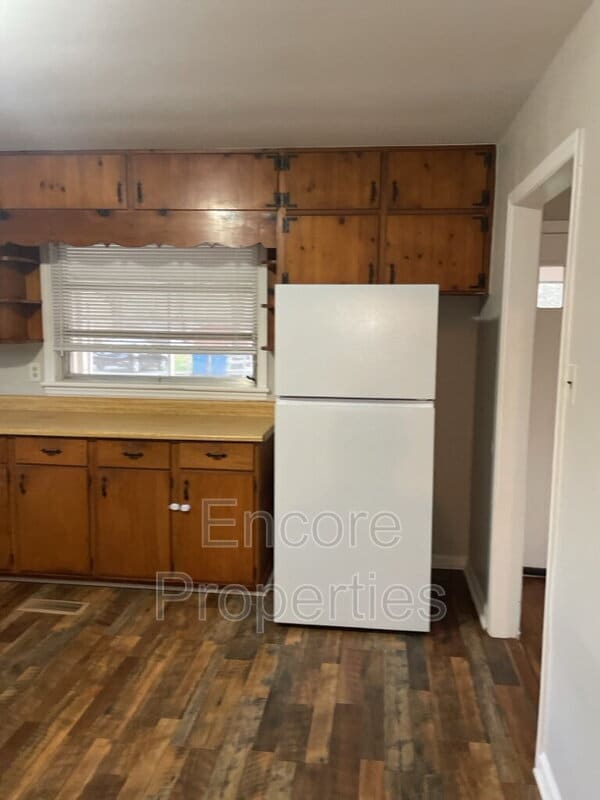 Building Photo - 2222 McKnight Mill Rd