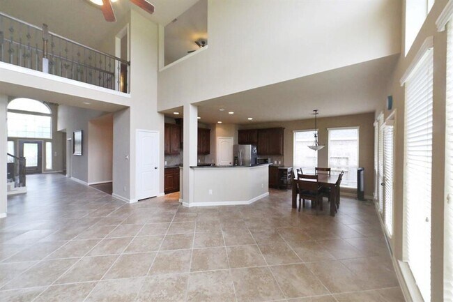 Foto del edificio - 6223 Falling Briar Lane