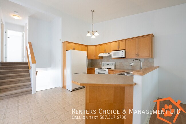 Building Photo - 3 Bedroom House With Yard, Deck and Assign...