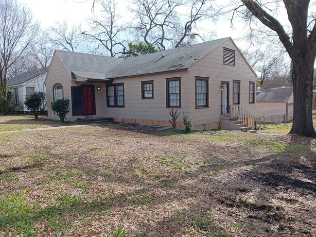 Building Photo - 103 E Robinson Pl