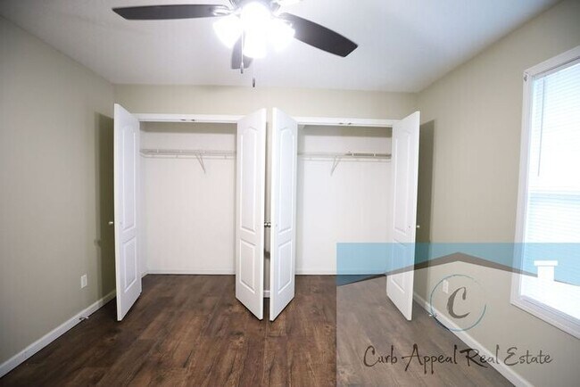Building Photo - Utilities included!! Internet included!! Spacious 2 bed /2 full bath apt - includes washer/dryer
