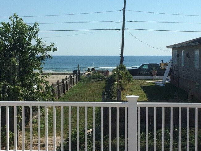 Building Photo - 124 Manomet Ave