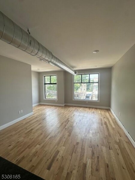 Building Photo - 619 E 26th St