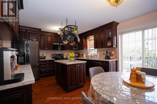 Photo du bâtiment - 76 Sassafras Cir