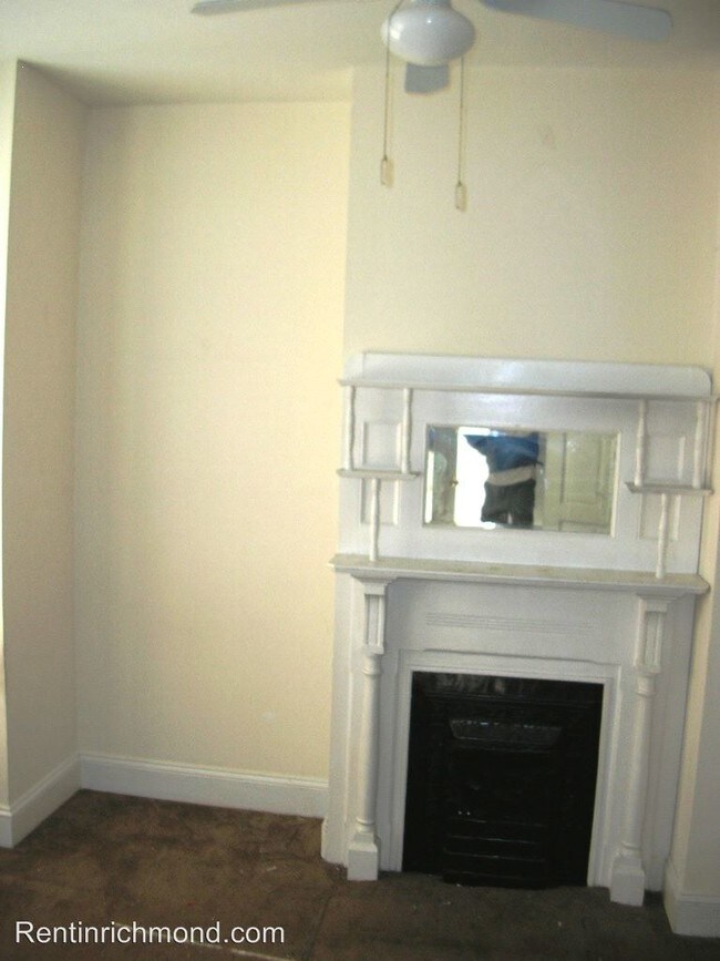 Building Photo - 10 S Robinson St