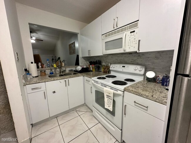 Foto del edificio - 2 br, 2 bath Townhome - 14855 SW 83rd Ln 1...