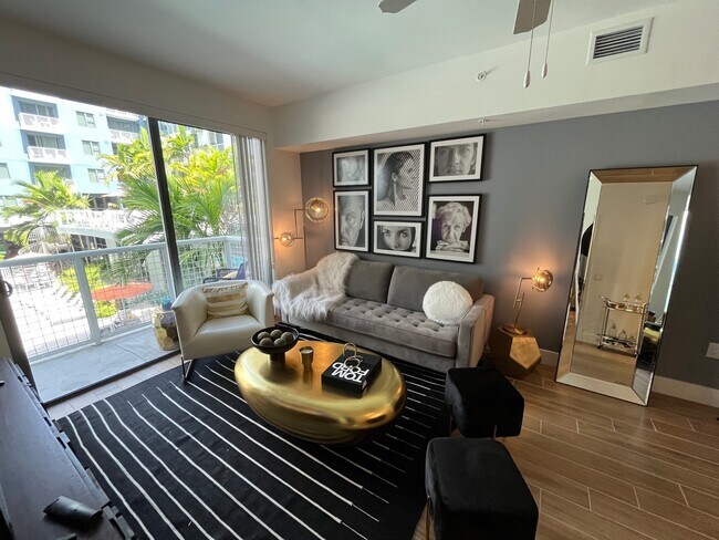 Foto del edificio - 2523 NE 183rd St