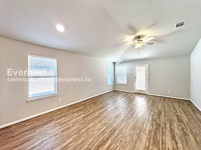 Foto del edificio - 5524 Bellissima Way