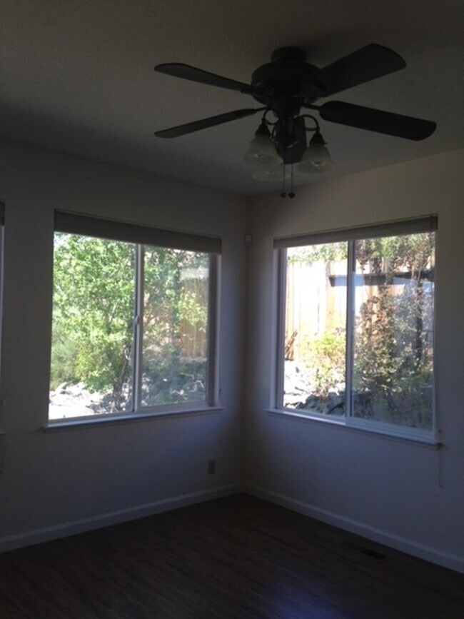 Foto del edificio - 2685 Glen Eagles Dr