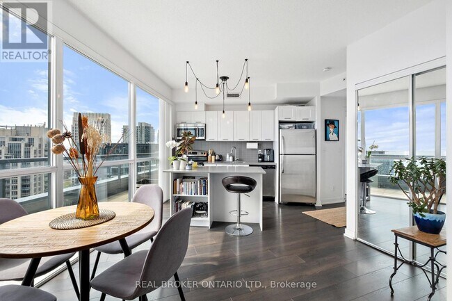 Building Photo - 20 Bruyeres Mews