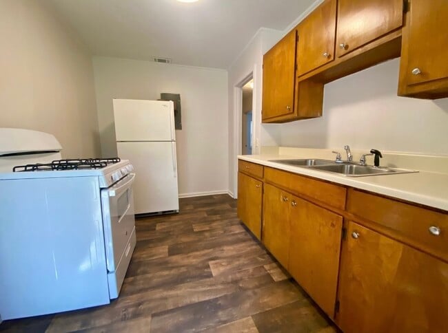 Building Photo - 2822 Fern St