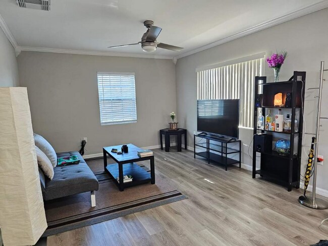 Foto del edificio - 2117 Ivey Ln