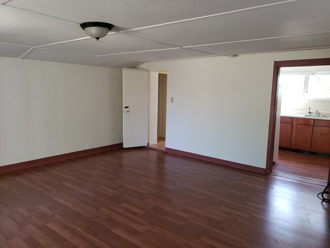 área de la sala de estar - 129 Ulupa St