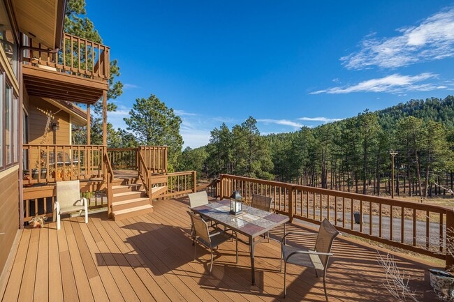 Building Photo - Fully furnished Rental