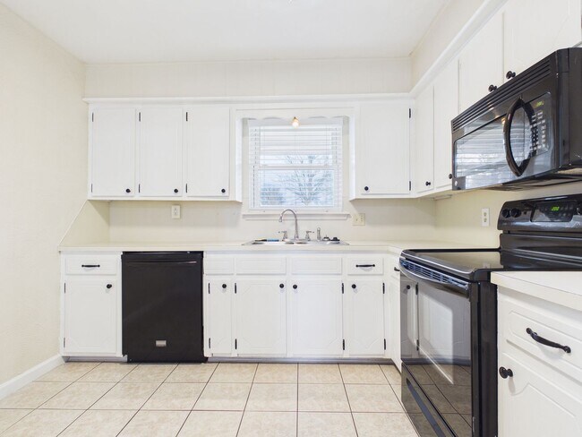 Foto del edificio - 4663 SE Brighton Dr