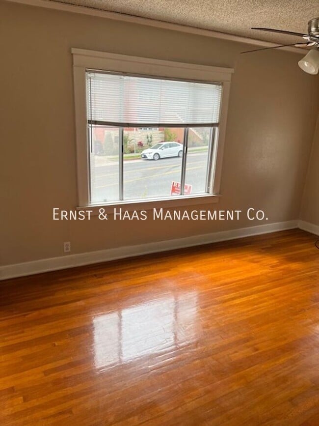 Building Photo - Beautiful 1 Bedroom Duplex Home in Prime A...