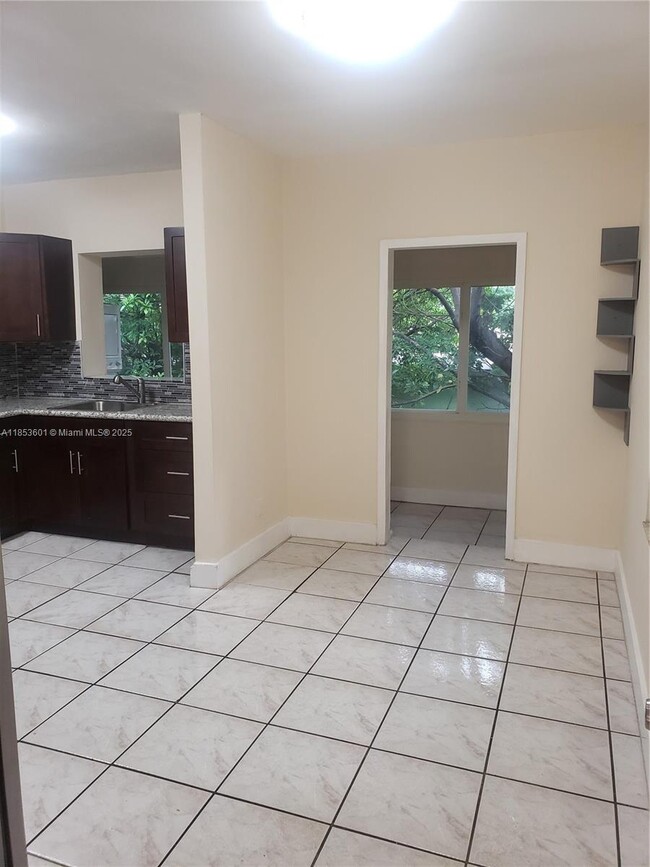 Foto del edificio - 3640 SW 14th St