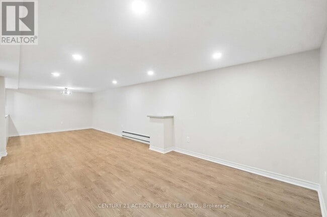 Building Photo - 1493 Mariette St