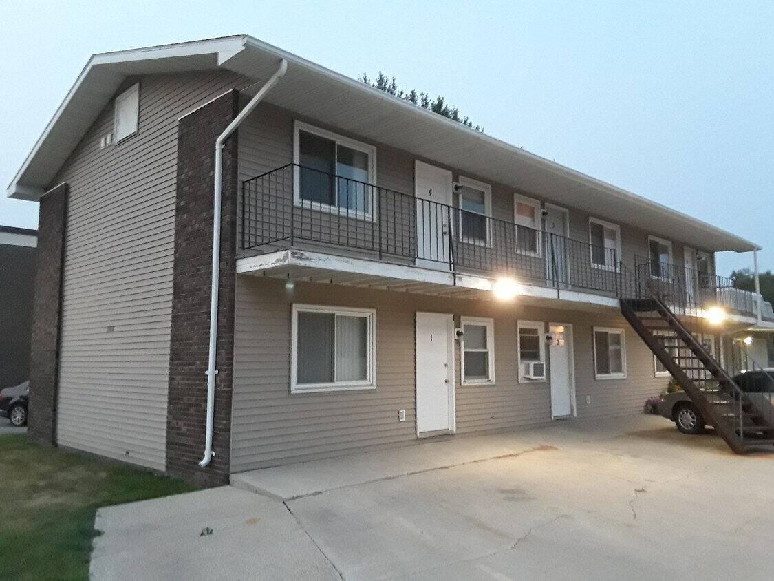 Front View - 2008 8th Ave NW