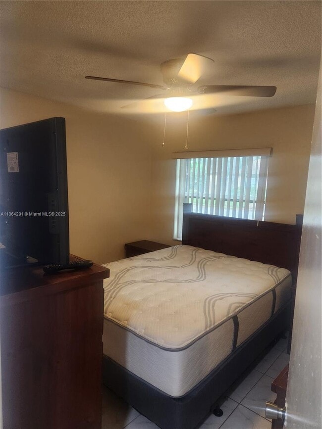 Foto del edificio - 9490 W Heather Ln