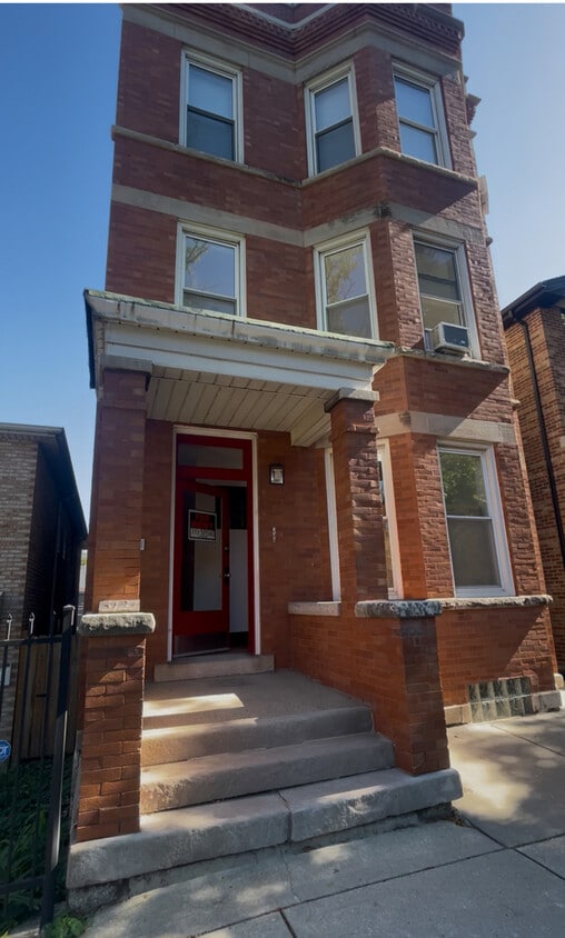 Primary Photo - 3121 S May St