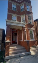 Building Photo - 3121 S May St