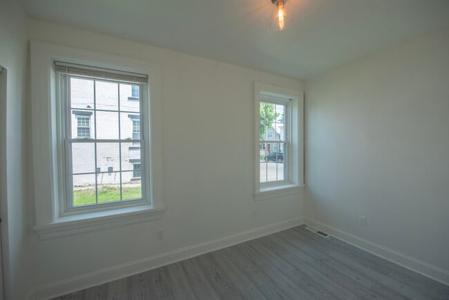 Building Photo - 49 Main St