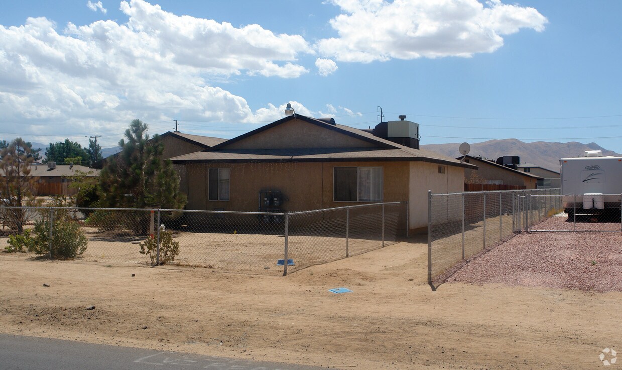 Foto del edificio - 12160 Algonquin Rd