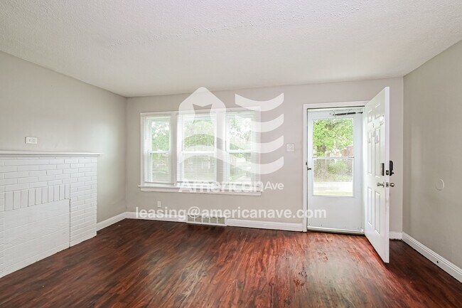 Foto del edificio - 207 Newell Dr