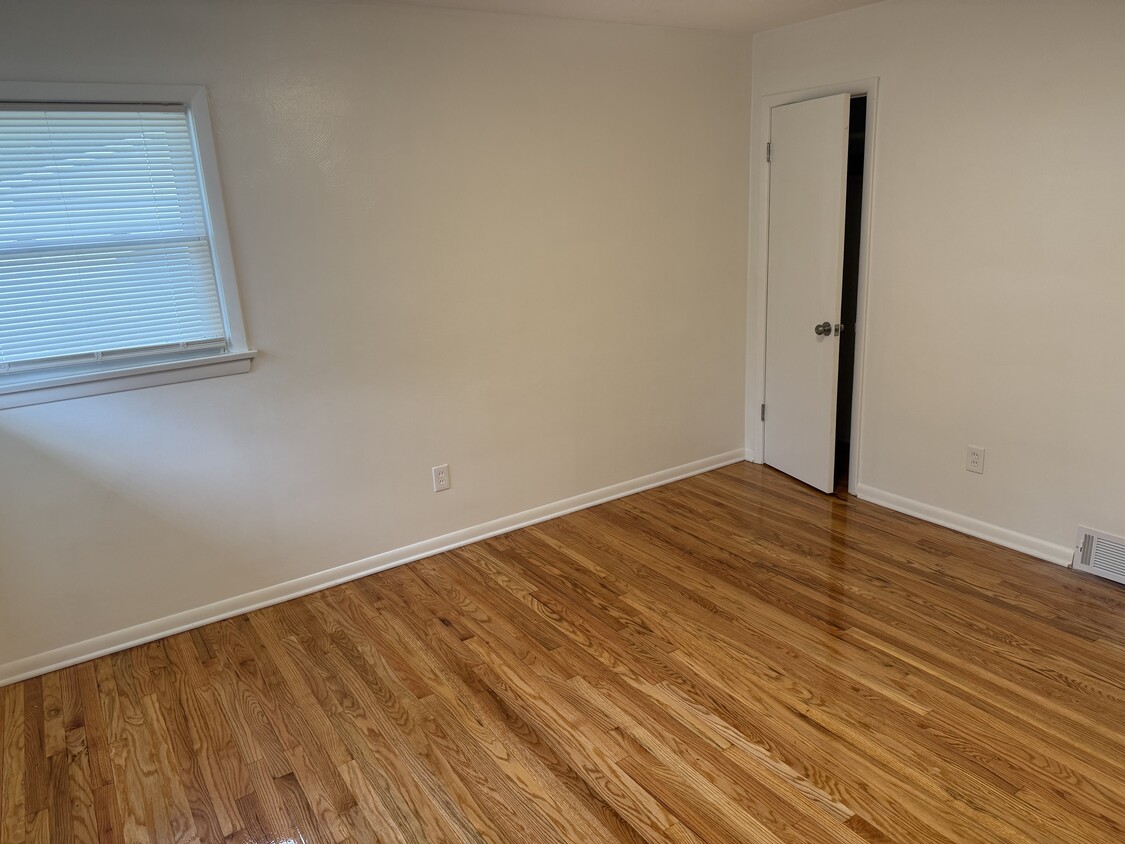 Foto del edificio - 1134 E 40th St