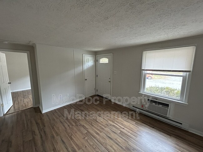 Building Photo - 114-116 Loch Lane Drive