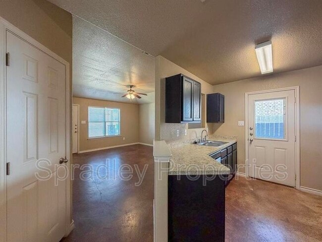 Building Photo - 1575 Kal Ct