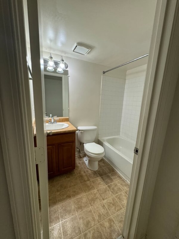 Building Photo - 600 Reusens Rd