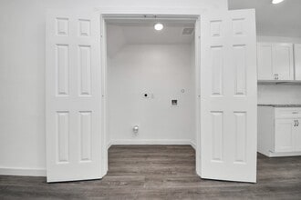 Building Photo - 8125 Laura Koppe Rd