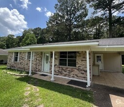 Building Photo - 107 Magnolia St