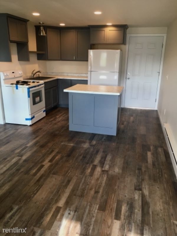 Primary Photo - 2 br, 1 bath Apartment - 116 Tilson St E