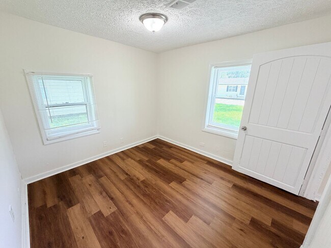 Foto del edificio - COMING SOON: 3 Bedroom/2 Bath Home located at 1020 E Seventh St. Greenfield, IN
