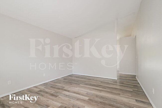 Building Photo - 1233 Harting Dr